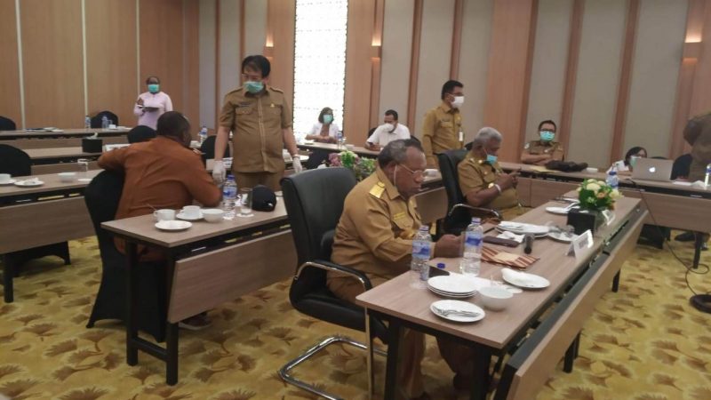 Bupati Omaleng Pastikan Semua Warga Akan Dapat Bantuan Sembako