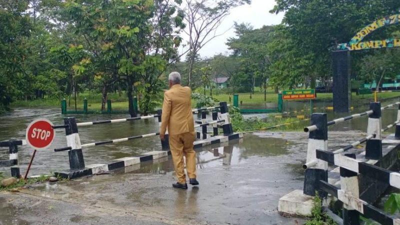 Wabup Jhon Rettob Pantau Banjir, TRC BPBD Terjunkan Personil Monitor Luapan Air