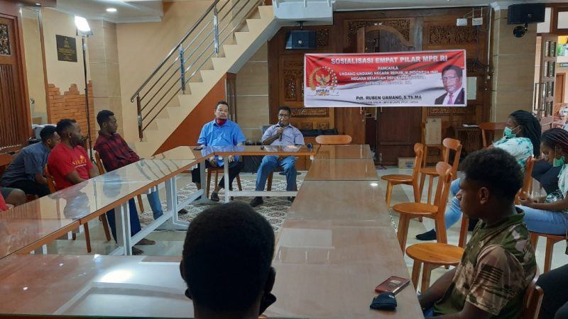 Pdt Ruben Uamang Gelar Sosialiasi Tentang Pancasila Sebagai Dasar Sistem Demokrasi Indonesia