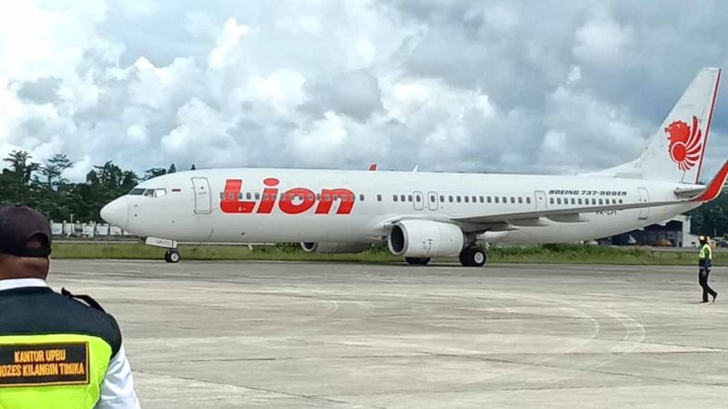 Terbang Perdana Lion Air Dari Manado ke Timika