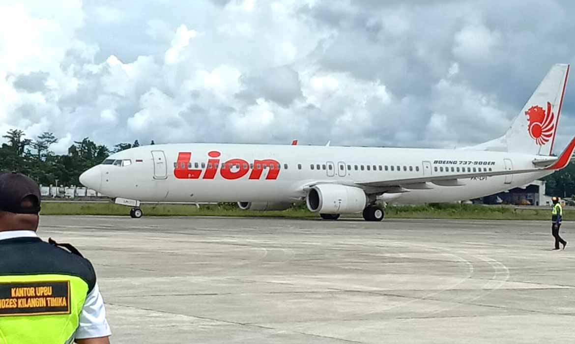 Terbang Perdana Lion Air Dari Manado ke Timika