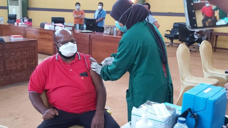 Soal Vaksinasi, Karel Gwijangge : Pemerintah Tidak Mungkin Membahayakan Rakyatnya