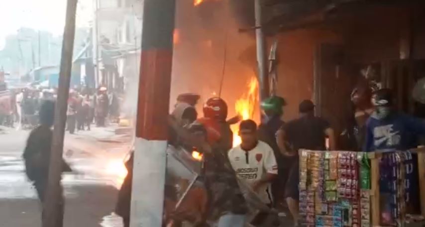 Kebakaran di Gorong Gorong Enam Ruko dan Rumah Kos Hangus Terbakar