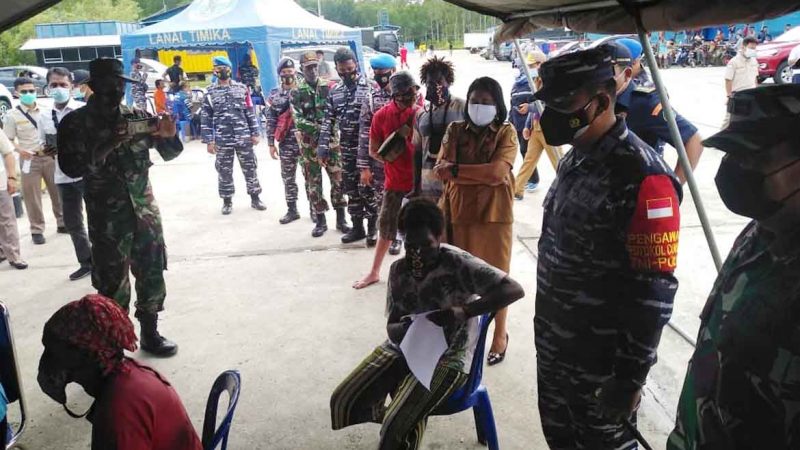 Lanal Mimika Gelar Serbuan Vaksinasi di Pomako, Antusiasme Masyarakat Tinggi