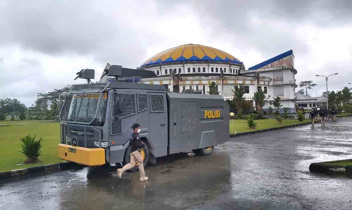 Rencana Gelar Aksi Demo, Aparat TNI-Polri Disiagakan Personil di Depan Kantor DPRD Mimika