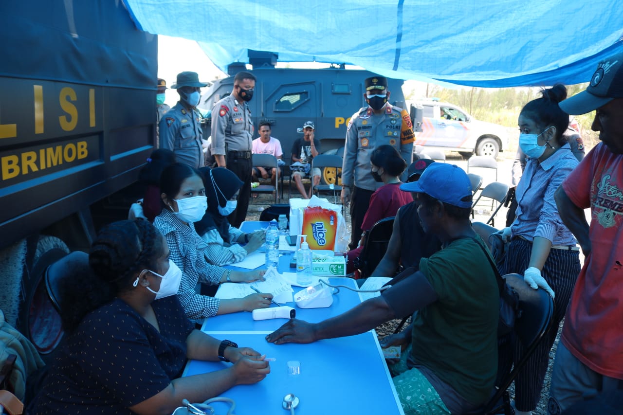 Wakapolda Papua Tinjau Pelaksanaan Vaksinasi Warga di Area Pendulangan