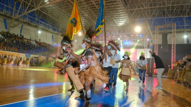 BERITA FOTO : DEVILE KONTINGEN BIAK NUMFOR JUARA BERTAHAN PESPARAWI XII