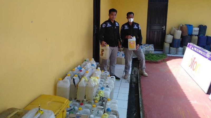 Empat Orang Penimbun BBM Ditangkap Polisi, Ancaman Hukuman 6 Tahun Penjara