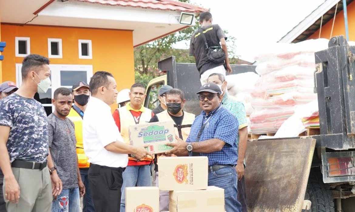 Freeport Peduli Serahkan 4 Ton Bantuan Kemanusiaan Melalui BPBD Mimika