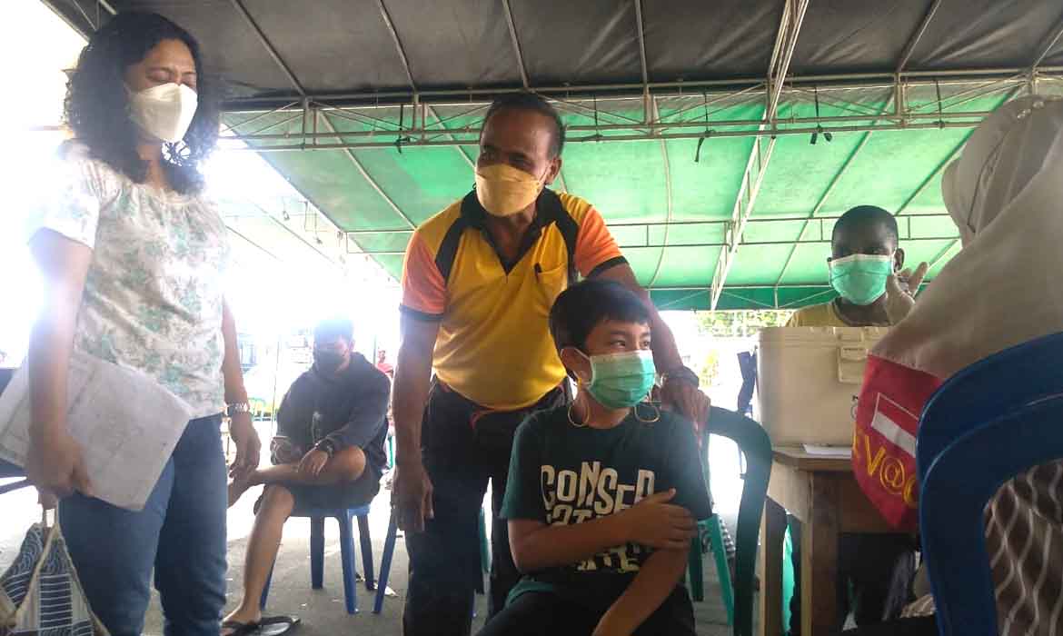 Polres Mimika Bekerjasama dengan Dinkes Gelar Vaksinasi Covid-19 untuk Anak