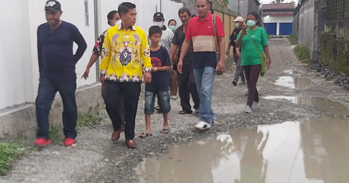 Warga RT 28 Kelurahan Kamoro Jaya Minta Jalan Torabika di Aspal