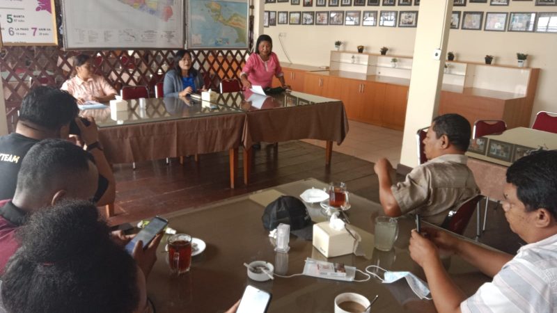 Reses Dengan Wartawan Desk Politik, Yustina Timang : Tanpa Wartawan Anggota Dewan Tak Ada Apa apanya   
