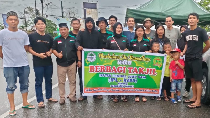 IPLR Palopo Mimika Berbagi 300 Paket Takjil Bagi Warga Muslim Timika