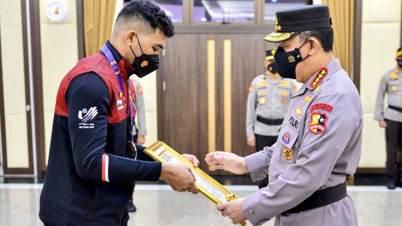 Torehkan Prestasi di SEA Games Vietnam, Evan Soumilena Anggota Polres Mimika Dapat Penghargaan dari Kapolri