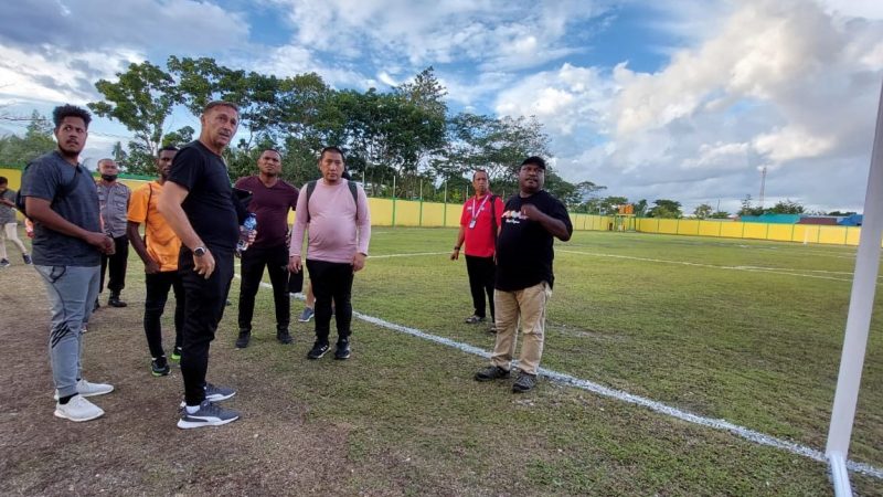 Mantan Pelatih Persemi Ardiles Rumbiak Hadir di PFA Cari Bakat