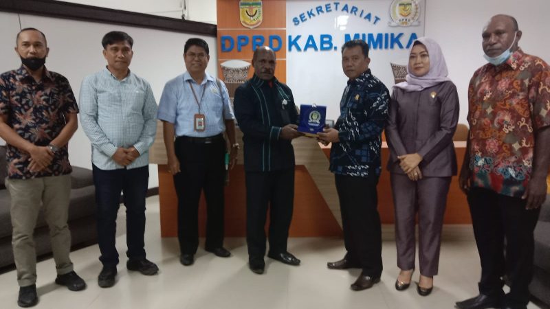 Dalam Rangka Pembuatan Perda, DPRD Kota Pare Pare Studi Banding ke Timika