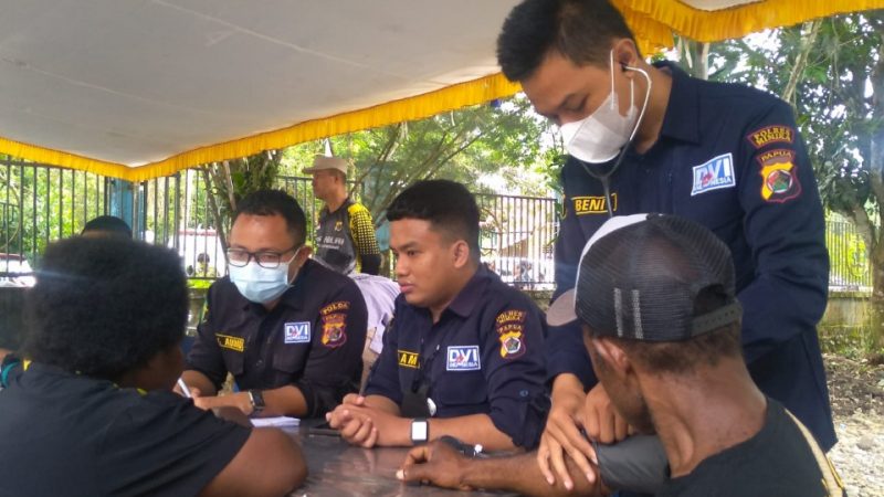 Polres Mimika Gelar Bhakti Kesehatan di Distrik Kwamki Narama