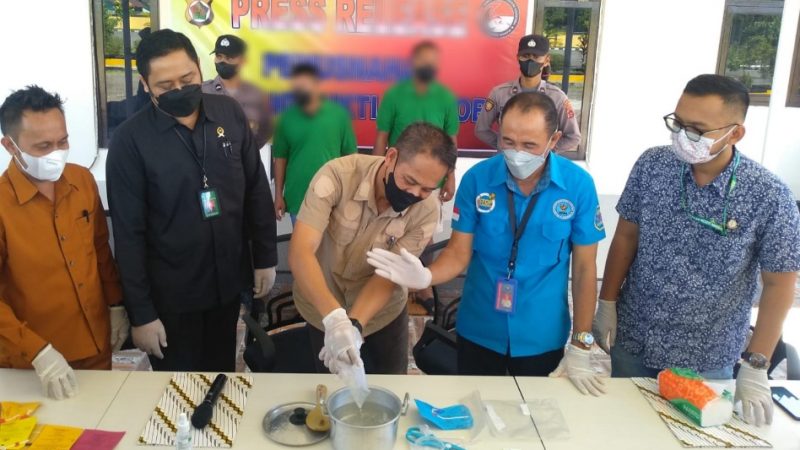 Satnarkoba Polres Mimika Musnahkan Barang Bukti Narkotika