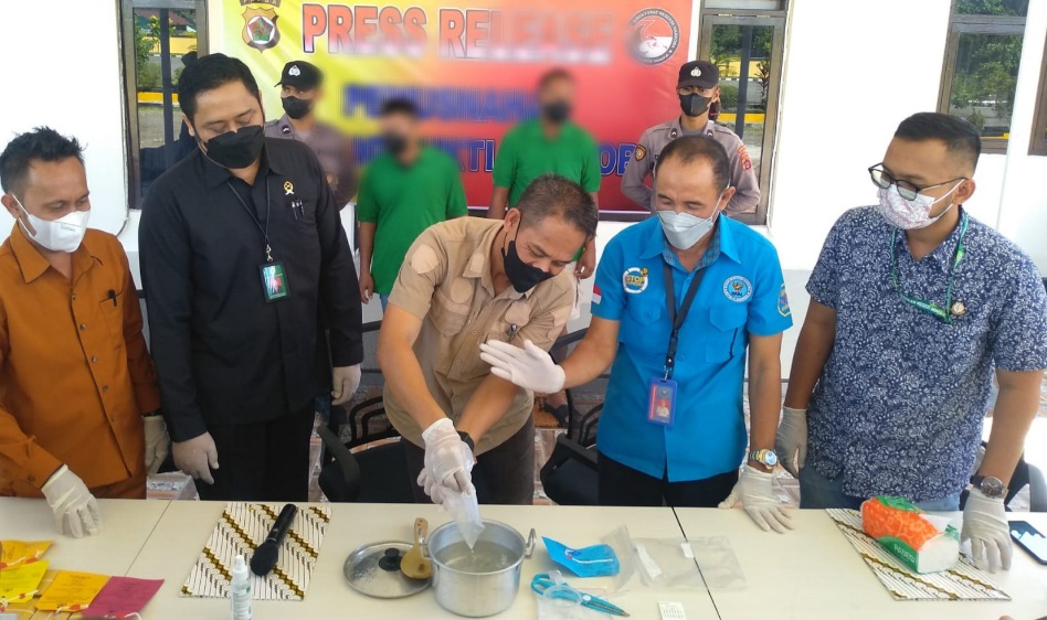 Satnarkoba Polres Mimika Musnahkan Barang Bukti Narkotika