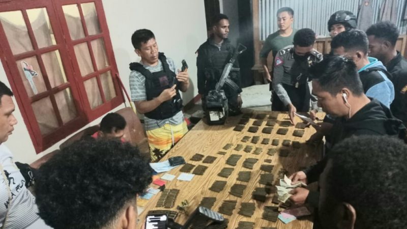Polisi Amankan Pelaku Pemasok Senjata Api dan Amunisi di Kabupaten Yalimo