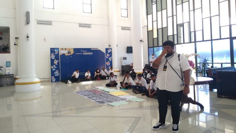 Puluhan Honorer di Mimika Gelar Demo di Kantor Bupati
