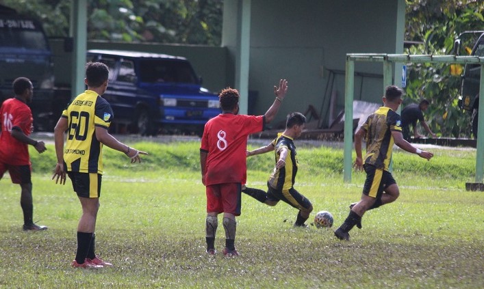 Cartenz United Bantai Kinamol 9-1, Wania Imipi Lumat Humbello 7-2