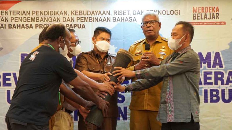 Wabup JR Ajak Lestarikan Budaya dan Bahasa Asli Mimika