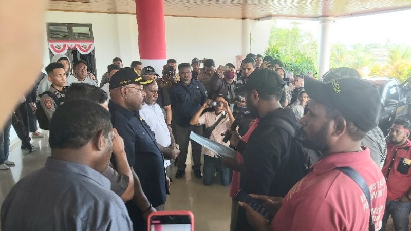 Gelar Demo di Kantor DPRD Mimika, FANPH Sampaikan Lima Poin Penting Kepada DPRD Mimika