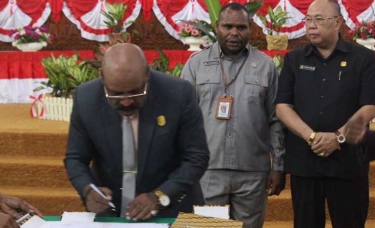 Lewat Paripurna, DPRD Mimika Resmi Tetapkan dan Sahkan Dua Pansus