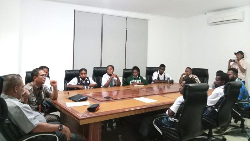 Puluhan Siswa SMAN 5 Sentra Pendidikan Keluhkan Minim Transportasi Ke DPRD