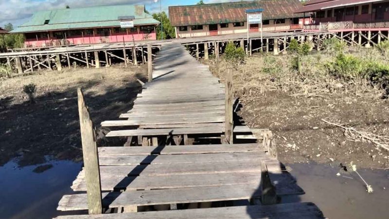 Kondisi Sekolah Negeri Satu Atap di Kampung Asmat-Pomako Memperihatinkan