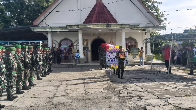 Plt. Bupati Pimpin Upacara Pelepasan Alm. Luchius Maniagasi Veteran Pejuang Kemerdekaan RI