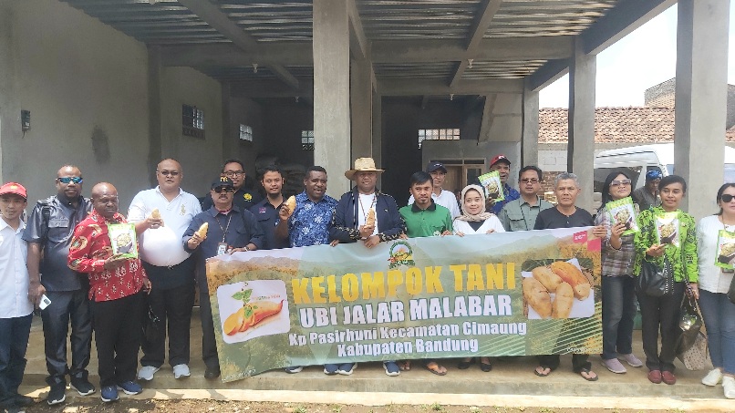 Kunjungi Kelompok Tani Ubi Jalar Malabar, Dewan Terkesan Dengan Rasanya Yang Unik