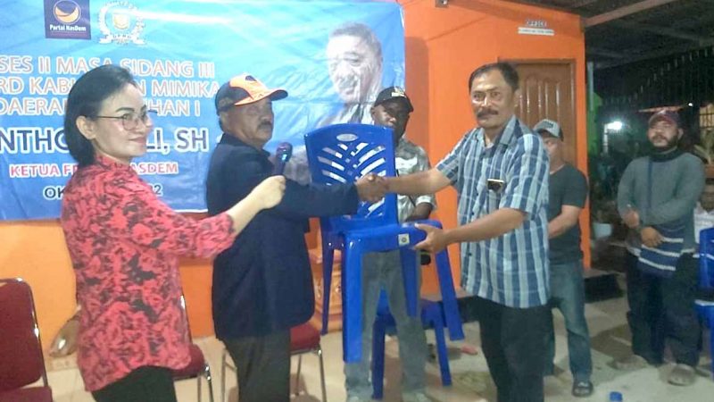 Reses di Jalan Baru, Anthon Pali Siapkan 600 Kursi Untuk Disumbangkan ke Warga