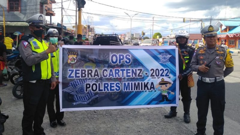Kesadaran Pengendara Menggunakan Helm Saat Berkendara di Mimika Masih Rendah