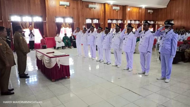 Bupati Nabire Lantik 9 Lurah dan 72 Kepala Kampung.