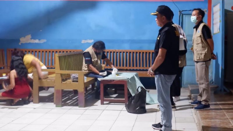 BNNK Mimika Lakukan Tes Urine Narkoba di Lokalisasi Kilo 10