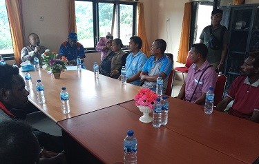 Waket II DPRD Mimika Hearing Dengan Warga Kampung Potowayburu Soal Pendidikan