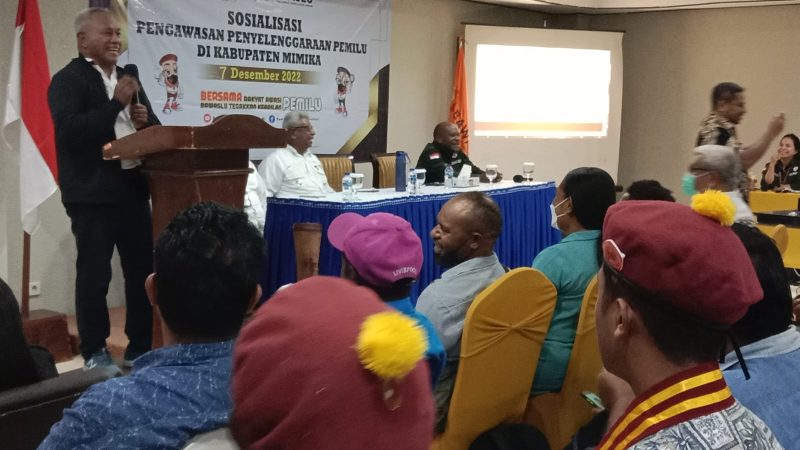 Anggota DPR RI Komarudin Watubun Buka Kegiatan Bawaslu Mimika Tentang Sosialisasi Pengawasan Pemilu