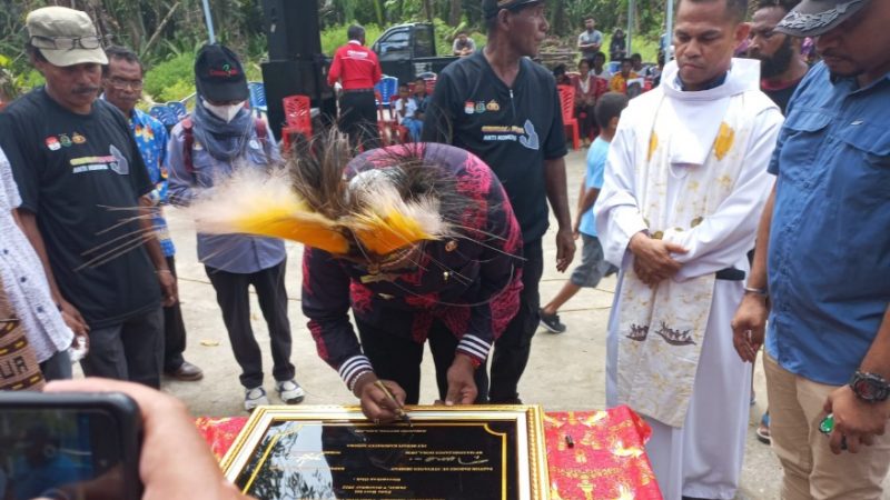 Plt Bupati Mimika Resmikan Gua Maria di Kampung Nawaripi