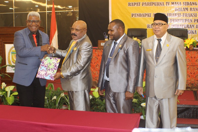 Tujuh Fraksi DPRD Mimika Menyetujui 7 Raperda Non APBD Tahun 2022