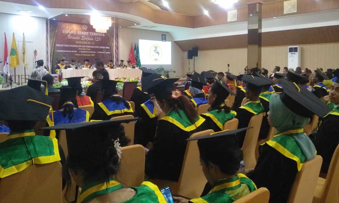 STKIP Hermon Timika Wisudakan 44 Orang