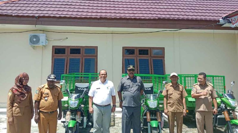 Saleh Alhamid Beri Bantuan Armada Pengangkut Sampah
