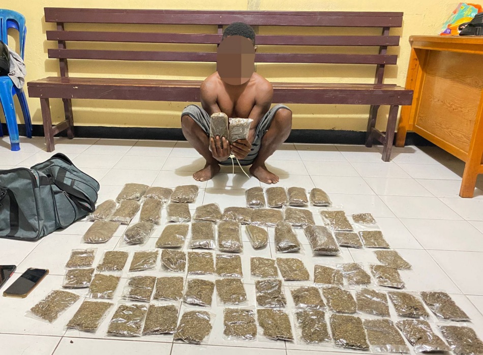Bawa 2,4 Kilogram Ganja, Pemuda Diamankan Polisi