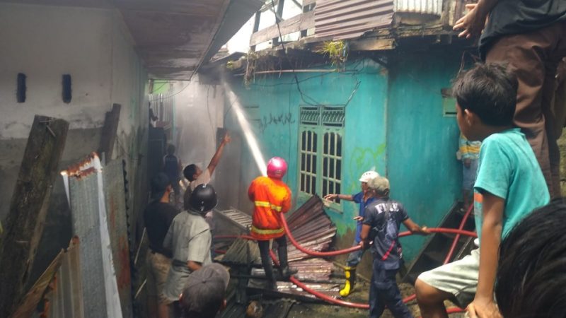 Sejumlah Rumah di Jalan Seroja Terbakar