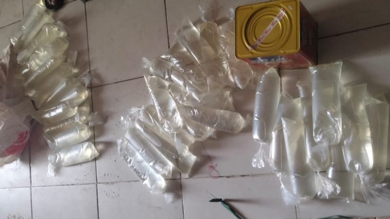 Ratusan Liter  Sopi Berhasil Diamankan Polisi di Pelabuhan Pomako