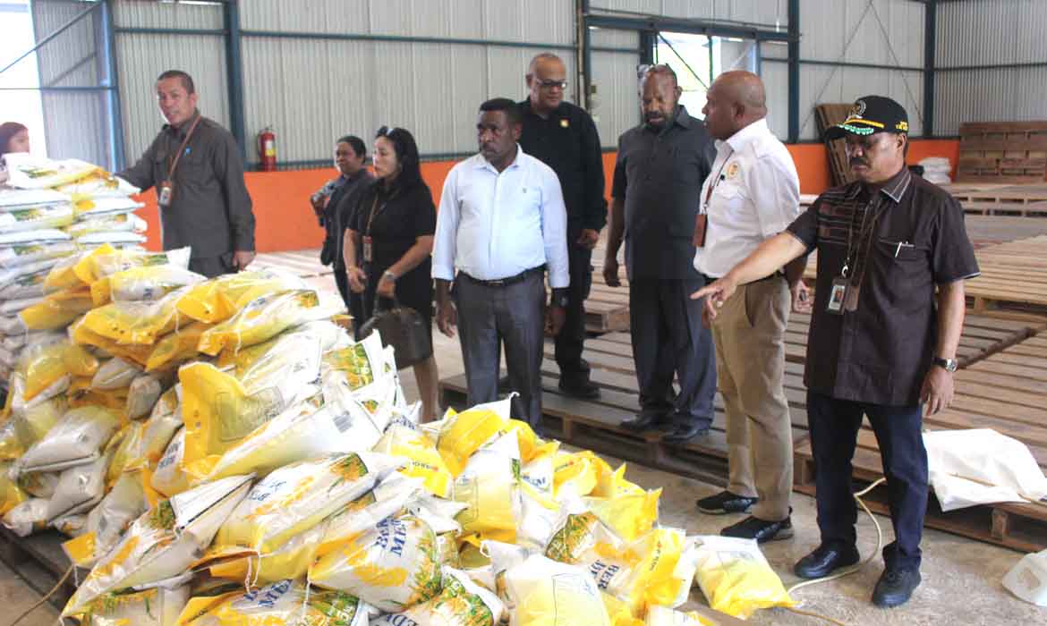 Jelang Idul Fitri, Komisi B DPRD Sidak Ke Gudang Bulog Timika