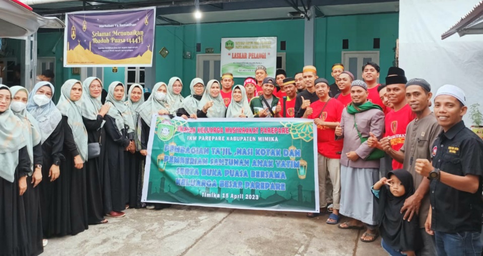 Hari ke-24 Ramadhan, IKM Parepare Berbagi Takjil dan Beri Santunan Kepada Anak Yatim