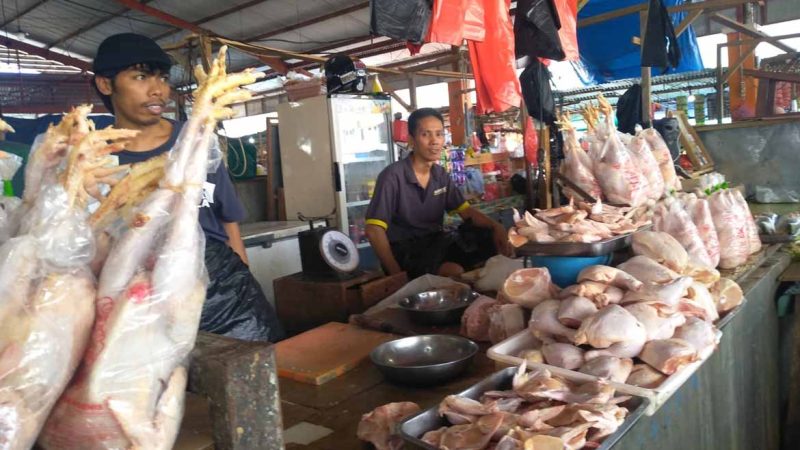 Harga Daging Ayam dan Sapi di Pasar Masih Stabil