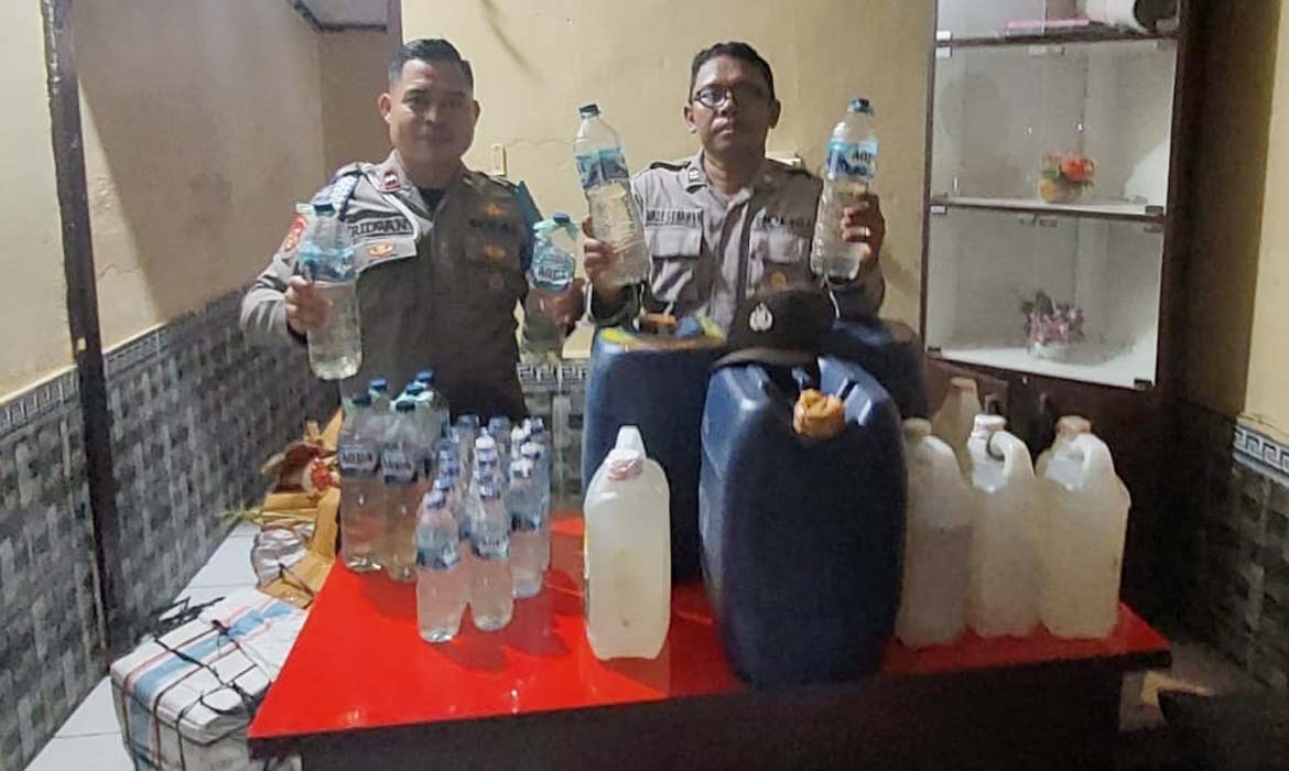 138 Liter Sopi Diamankan Polisi saat KM Sirimau Berlabuh